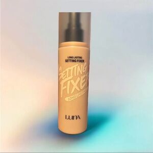 New Luna setting spray